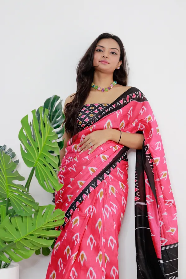 HANDICRAFT_WOMEN'S_Ikkat_PRINT_PURE_SOFT_COTTON_SAREE_WITH_BLOUSE_PIECE_With_Blouse_Piece